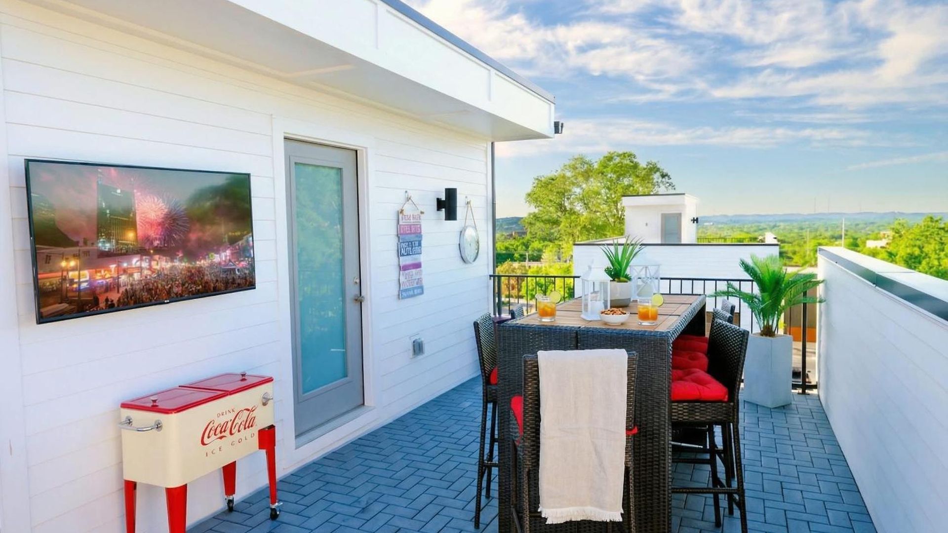 New Nashvegas Downtown Rooftop Views 13beds Holiday home Nashville