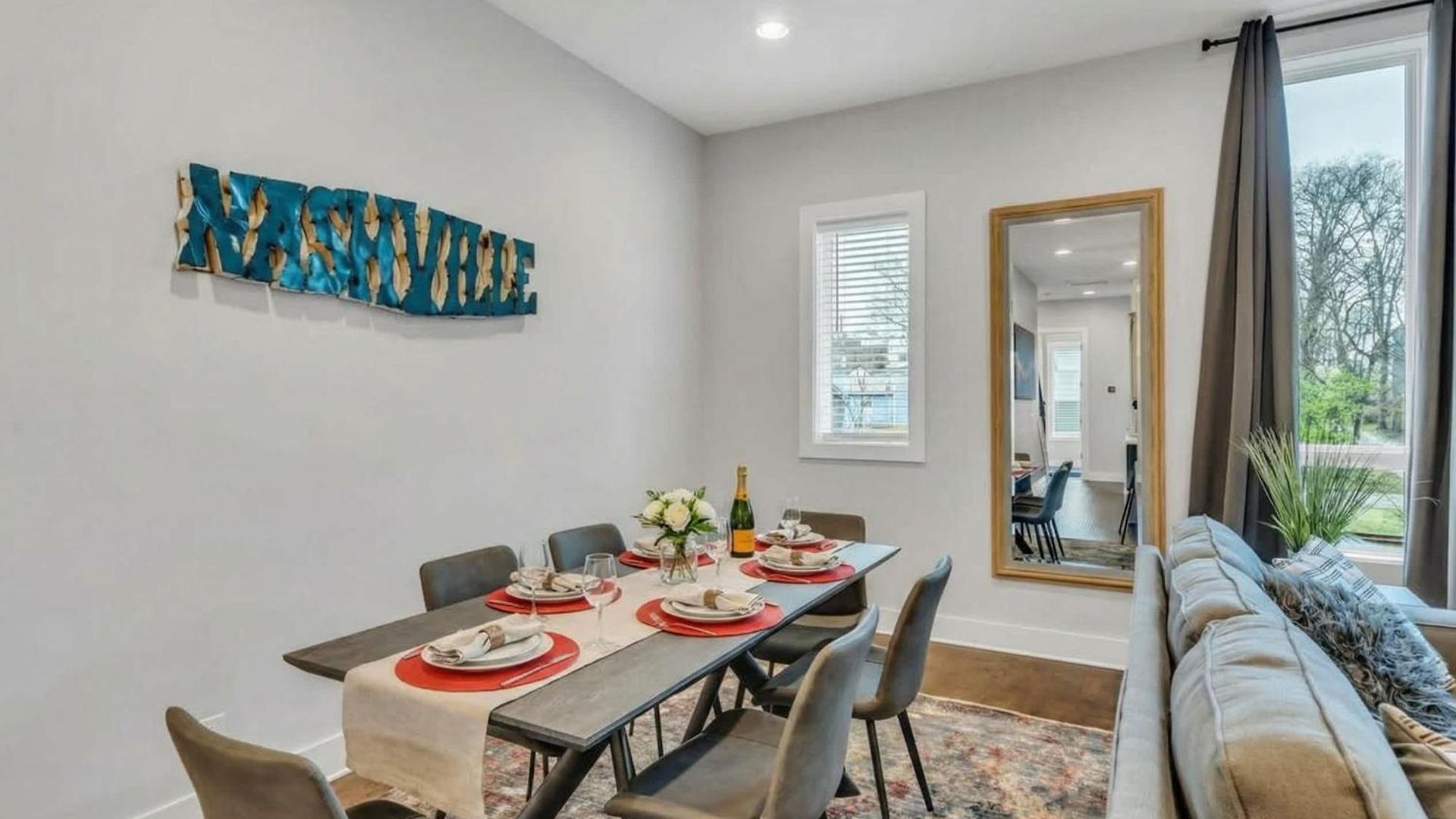 Holiday home New Luxe 4br 12 Beds - Roofdeck Views - Chefs Kitchen *