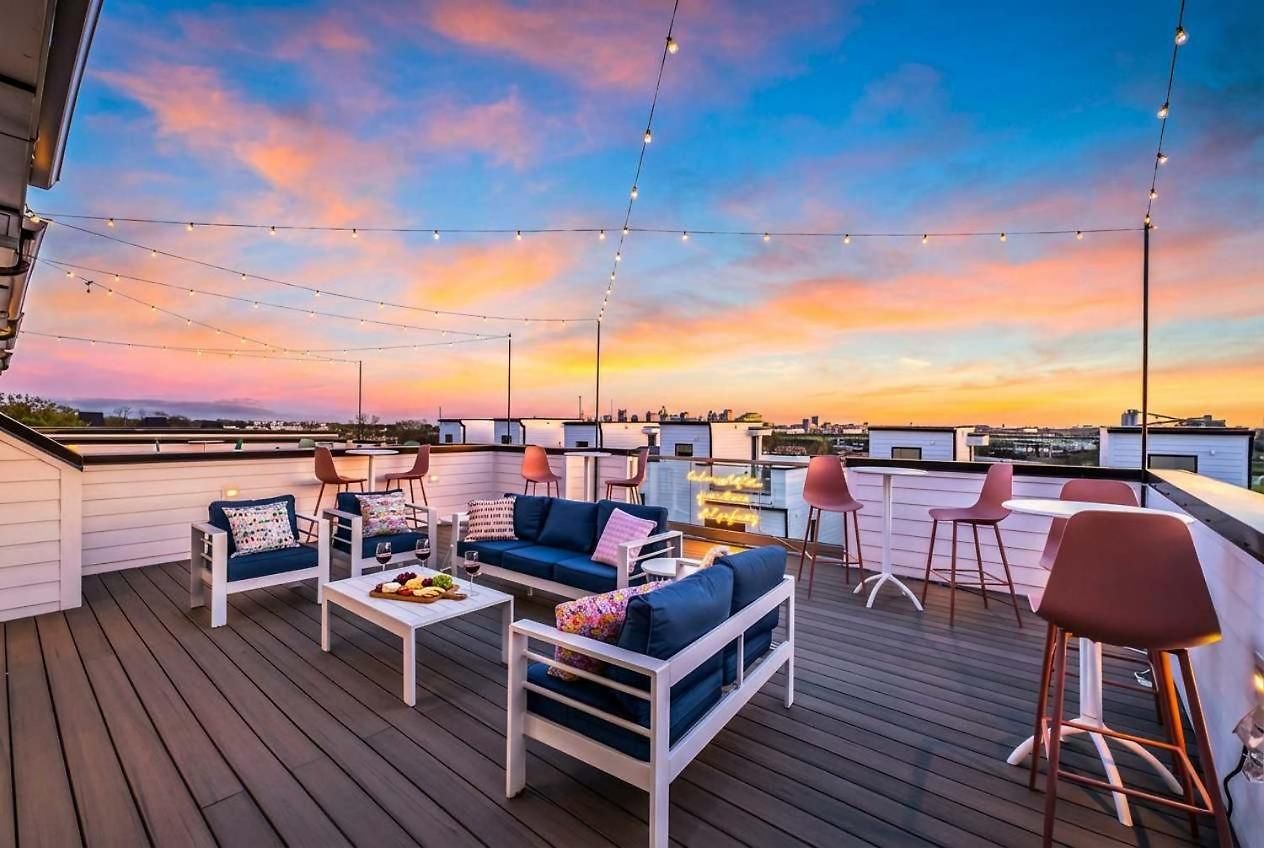 New Nash Eras - Rooftop Decks With Hot Tub - 15 Beds