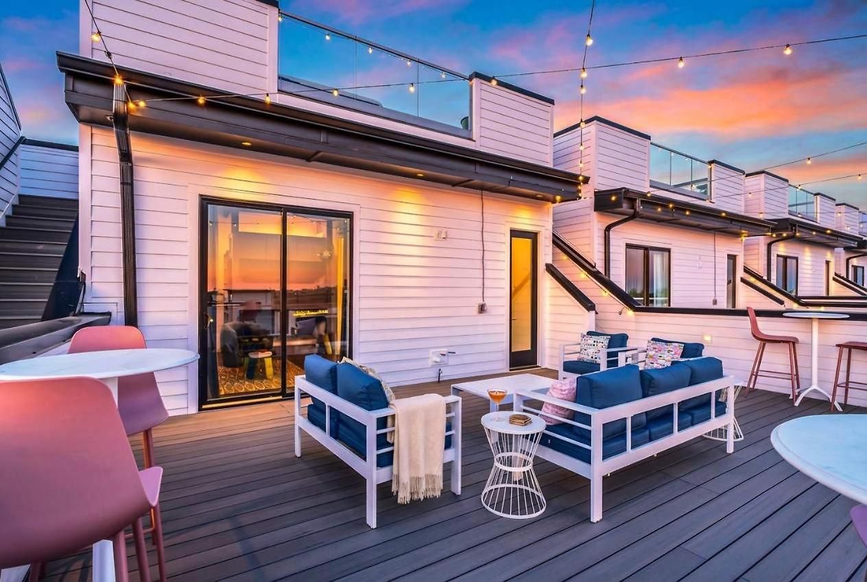 Holiday home New Nash Eras - Rooftop Decks With Hot Tub - 15 Beds *