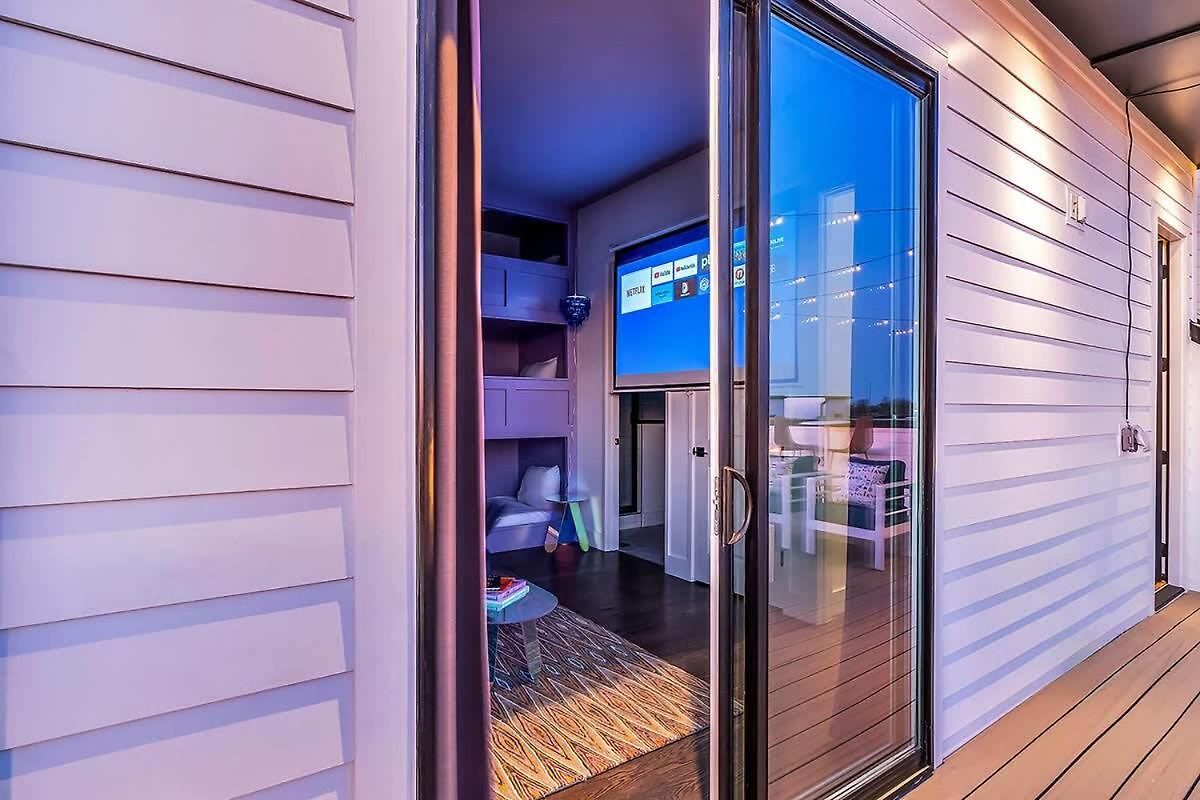 New Nash Eras - Rooftop Decks With Hot Tub - 15 Beds *