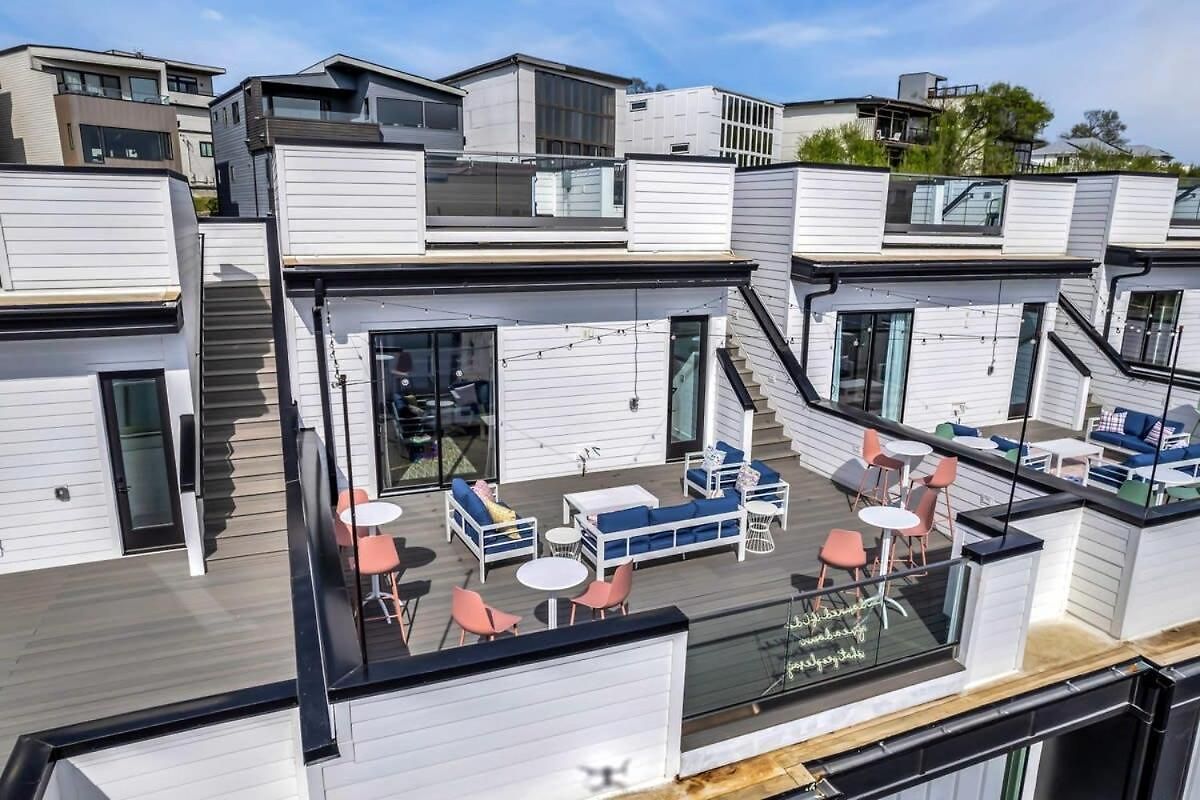 New Nash Eras - Rooftop Decks With Hot Tub - 15 Beds *