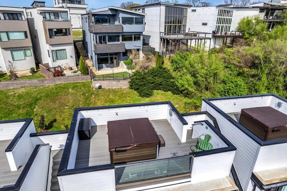 New Nash Eras - Rooftop Decks With Hot Tub - 15 Beds * Nashville