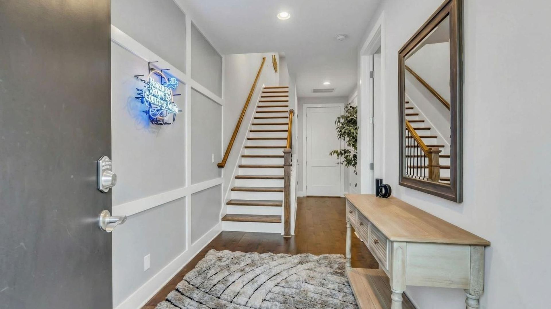 New Luxe 4br 12 Beds - Roofdeck Views - Chefs Kitchen Nashville