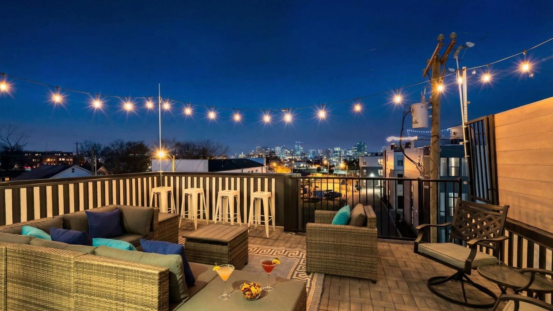 Holiday home New Luxe 4br 12 Beds - Roofdeck Views - Chefs Kitchen Nashville