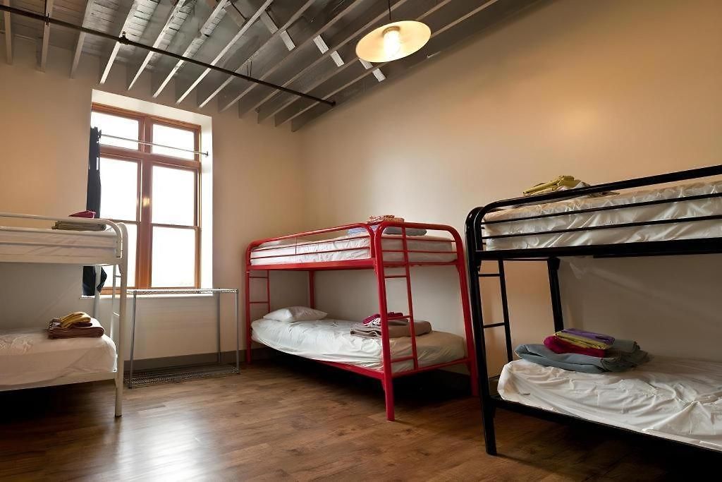 Downtown - Adults Only Hostel *