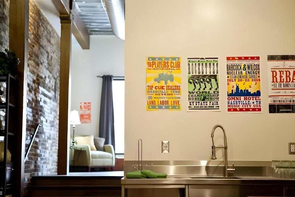 Downtown - Adults Only Hostel *