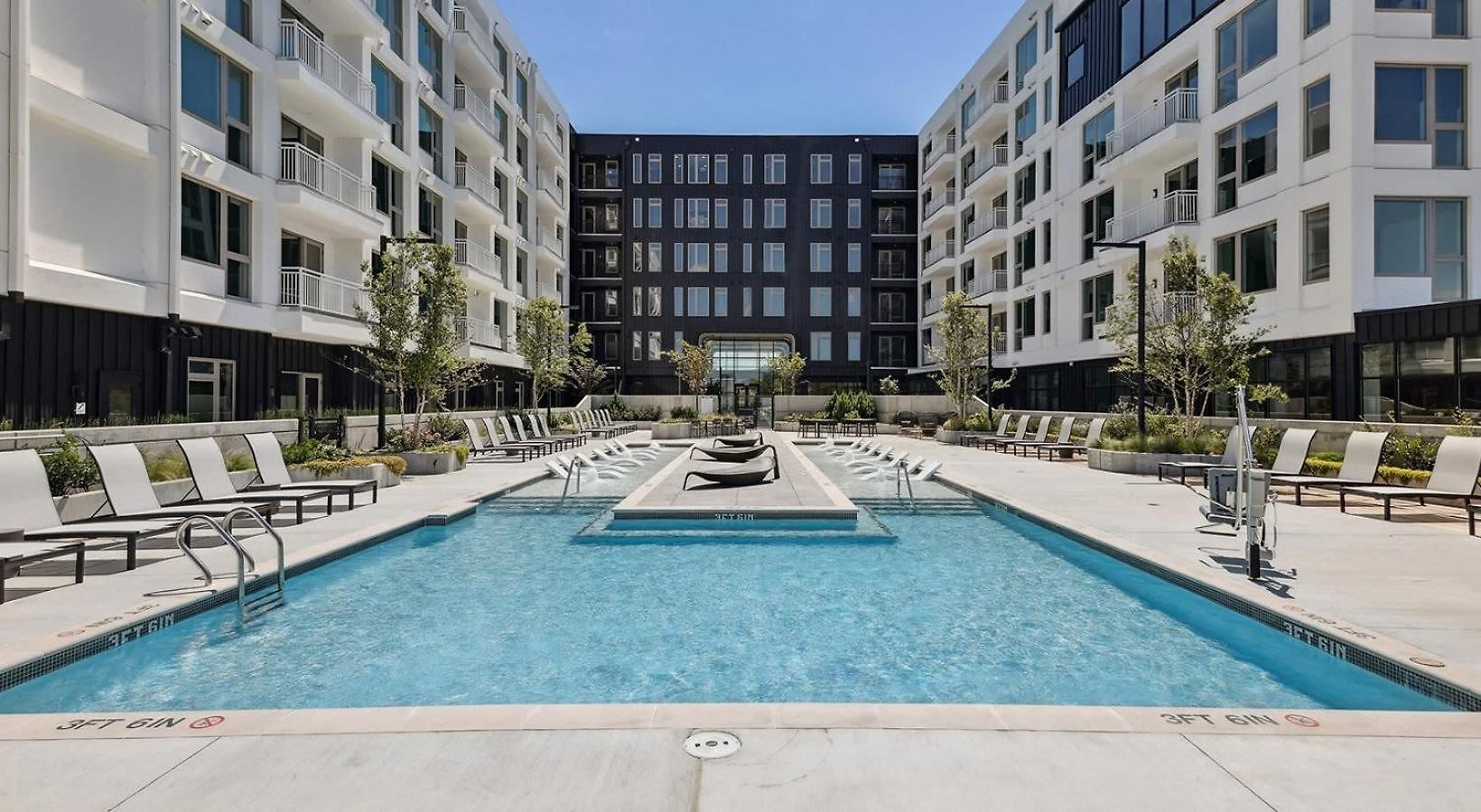 Stylish Retreat Near Downtown Apartment *