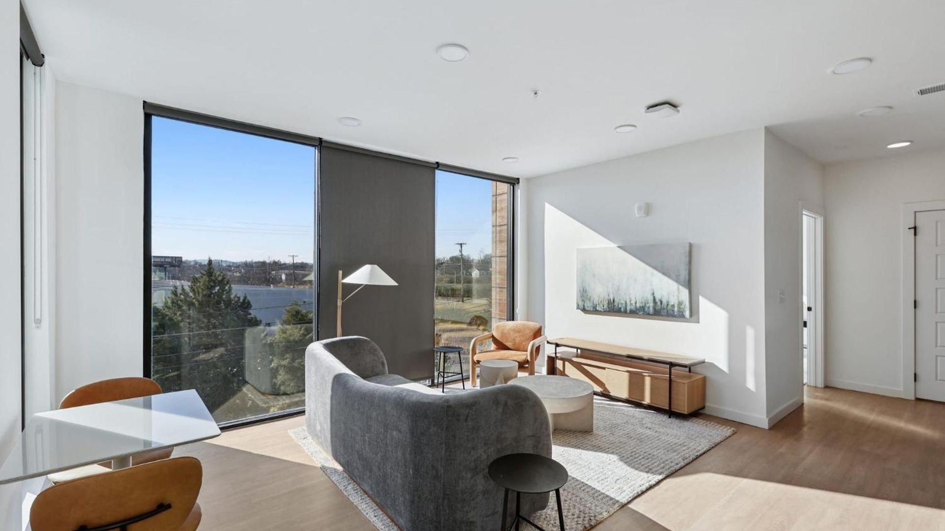 Stylish Retreat Near Downtown