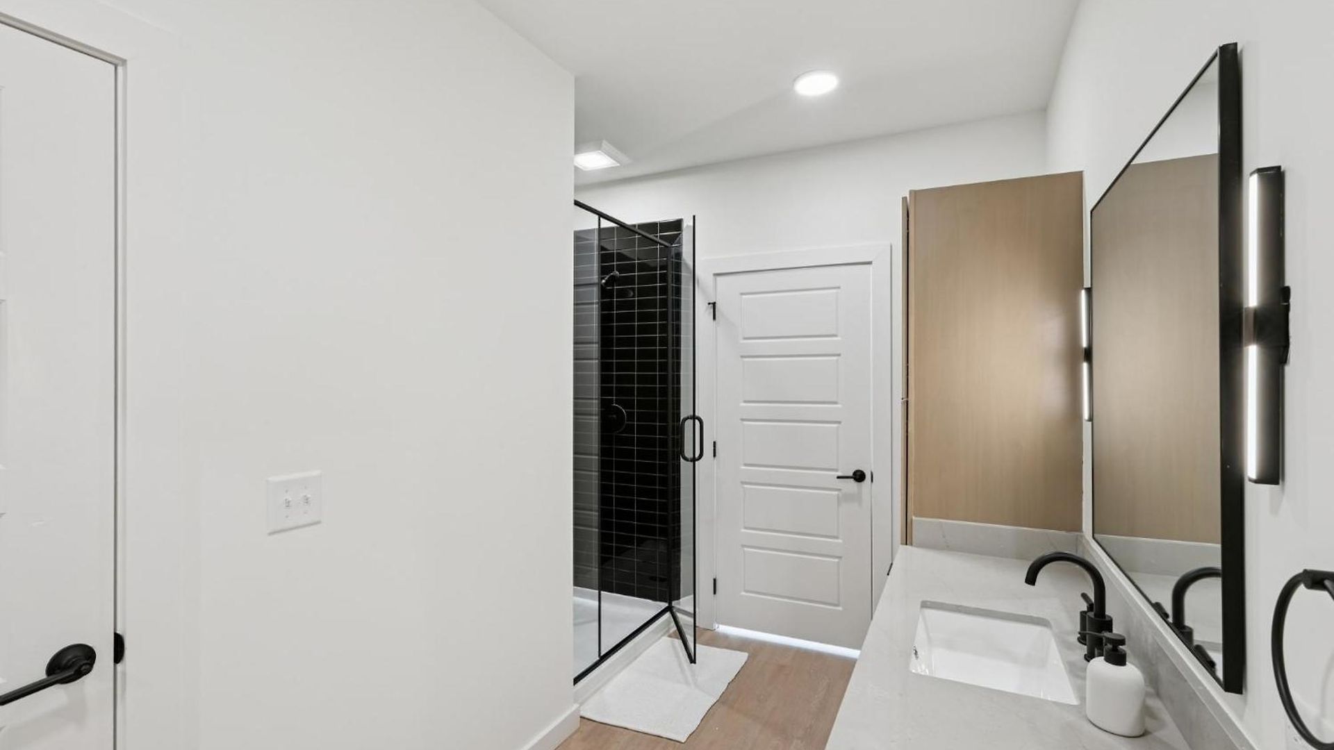 Stylish Retreat Near Downtown Nashville