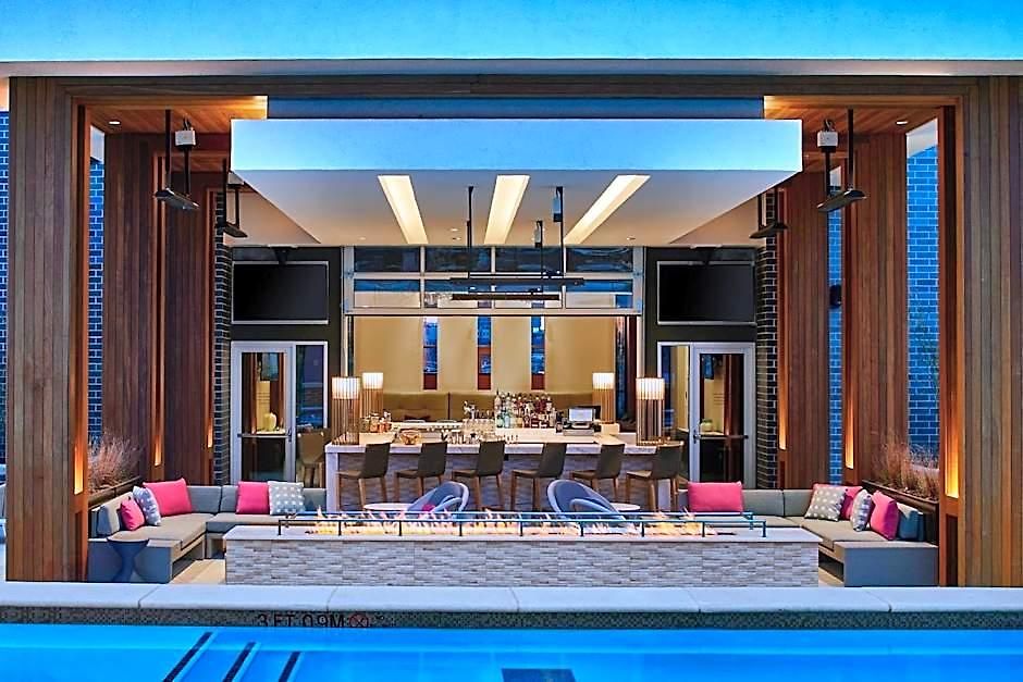 Hotel By Marriott Downtown/convention Center 3*
