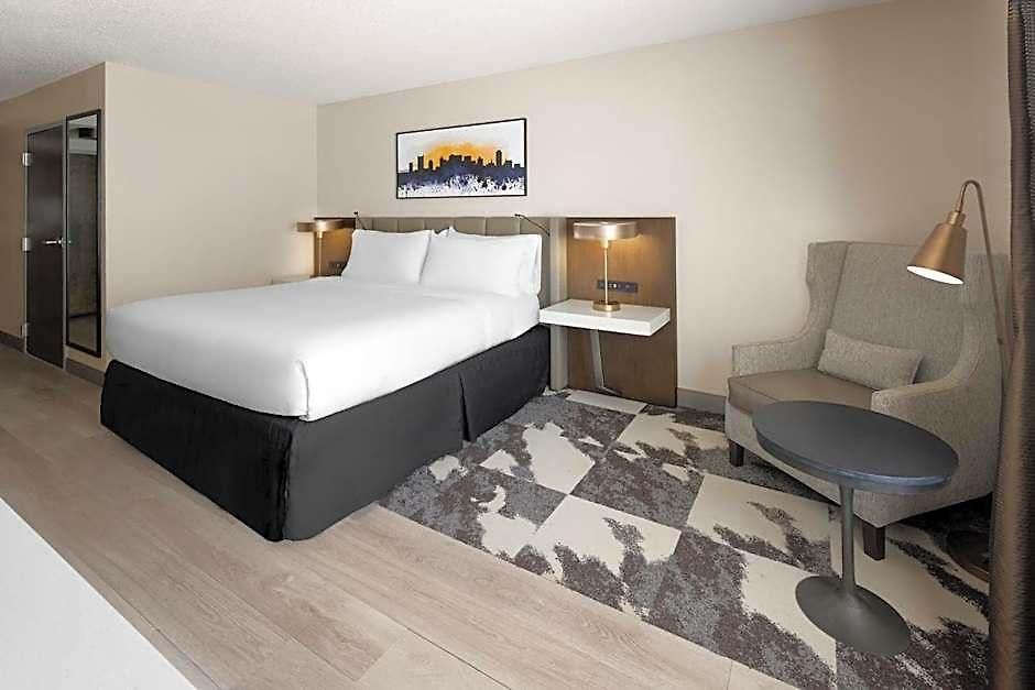 Hilton Garden Airport Hotel 3*