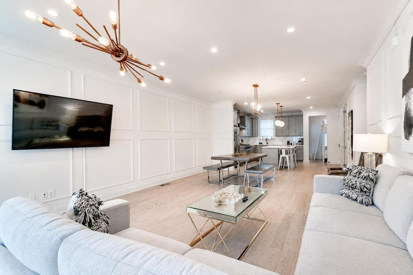 Holiday home 4br Oasis With Rooftop Skyline Views