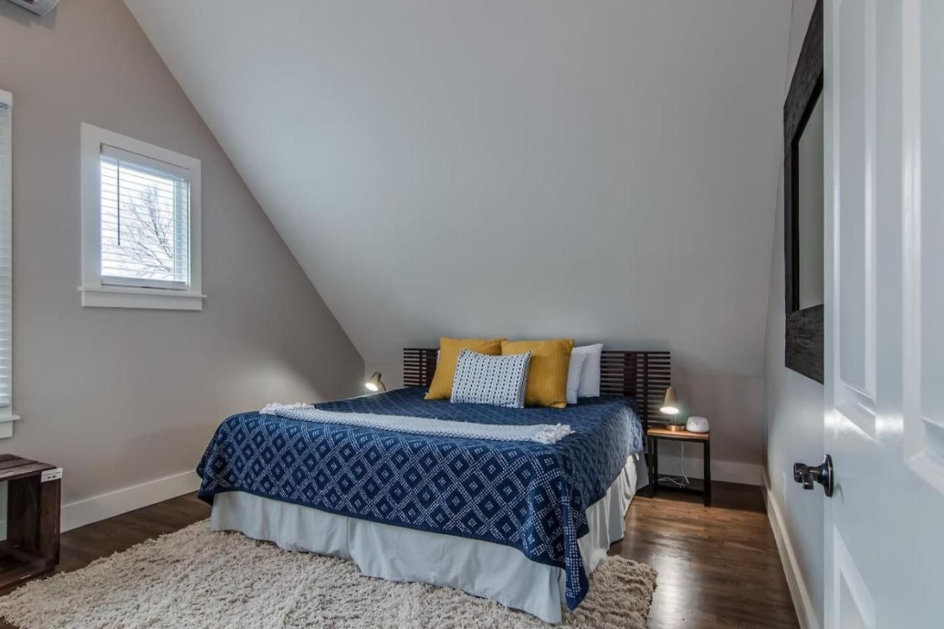 12 South Loft Walk To Coffee And Murals King Bed Nashville