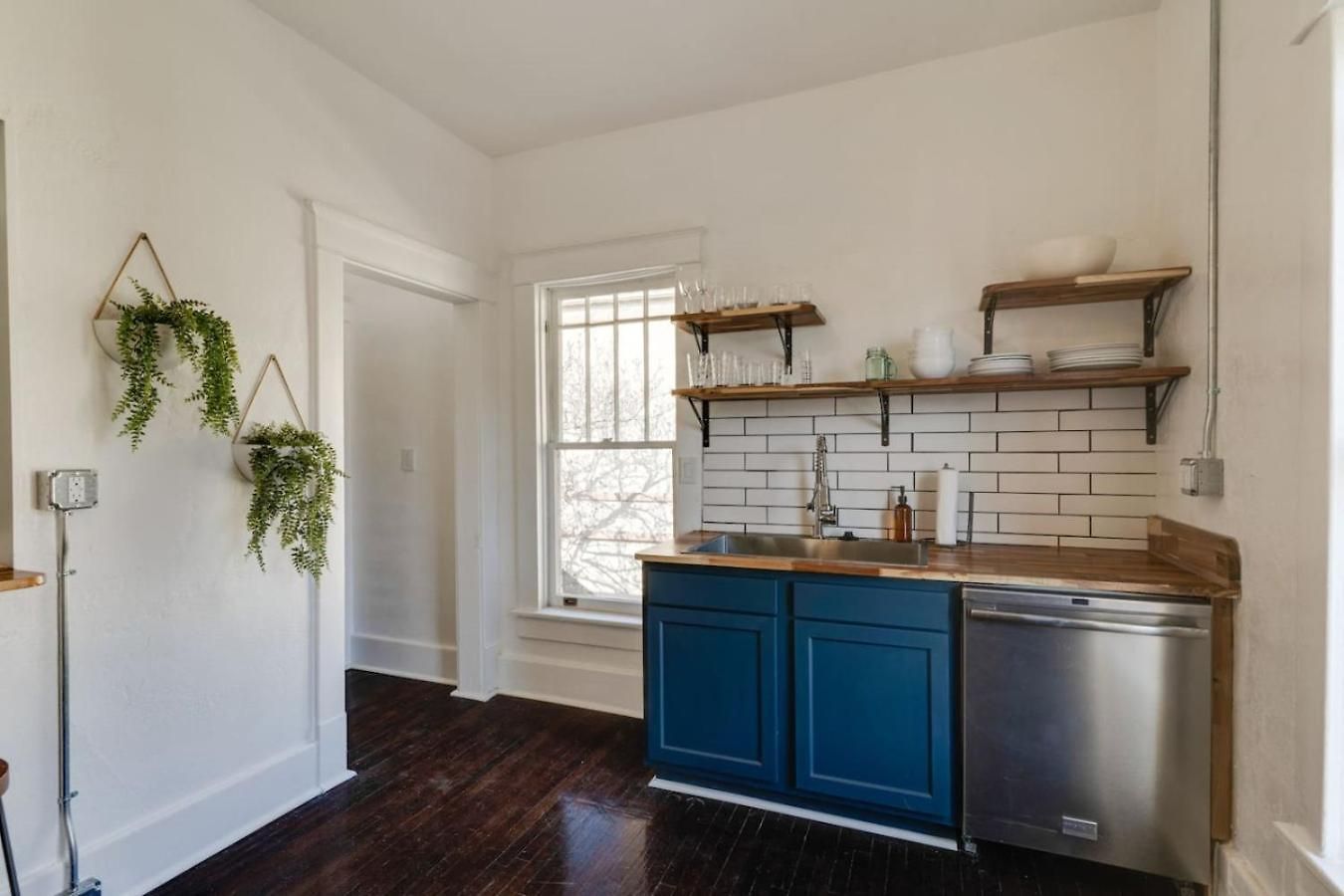 Historic Music Loft Sleeps 8, Near Broadway * Nashville