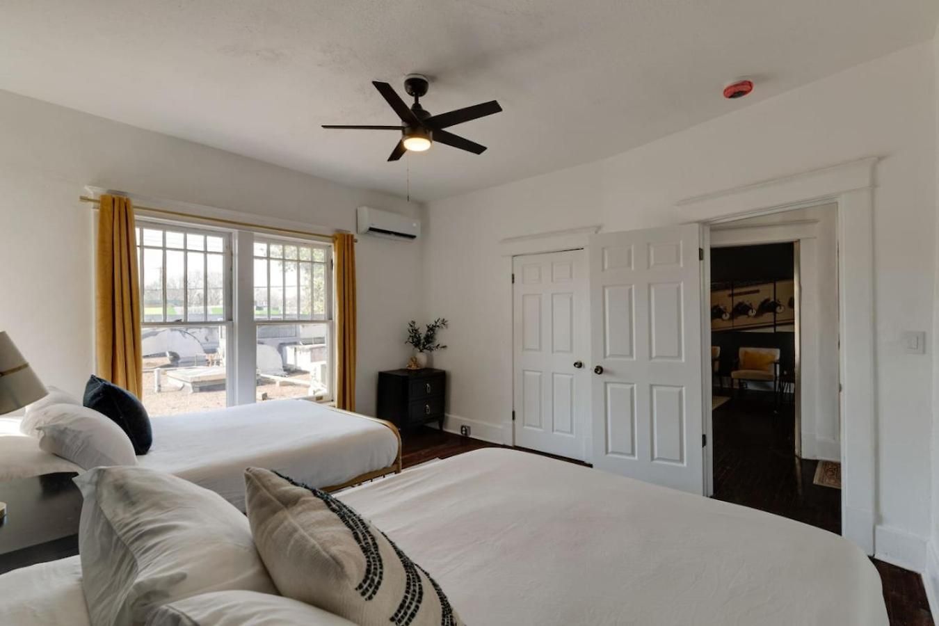 Historic Music Loft Sleeps 8, Near Broadway Apartment *