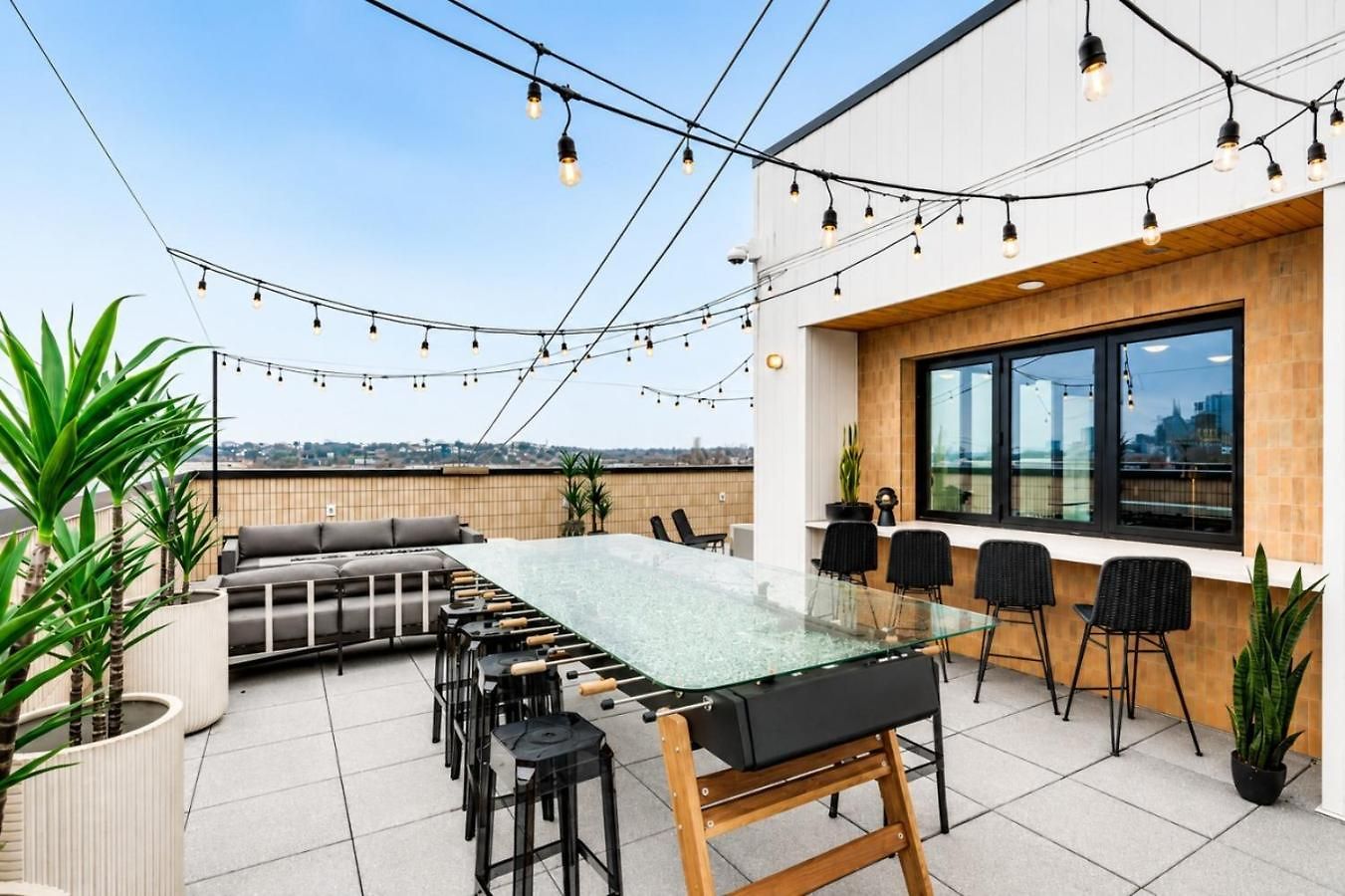 Floor Neo Suite, Walk To Broadway & Views Apartment *
