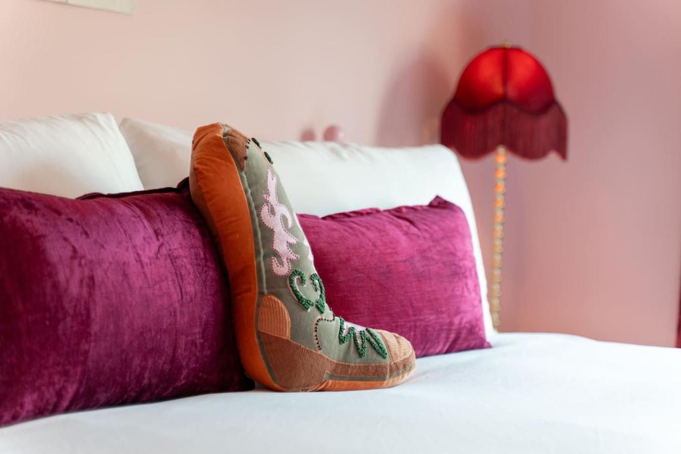 The Pink Palace, Rooftop Deck, Bachelorette Hq Holiday home Nashville