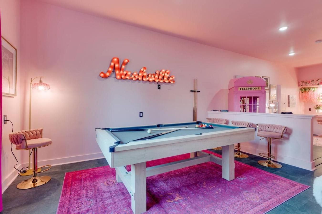The Pink Palace, Rooftop Deck, Bachelorette Hq Holiday home Nashville