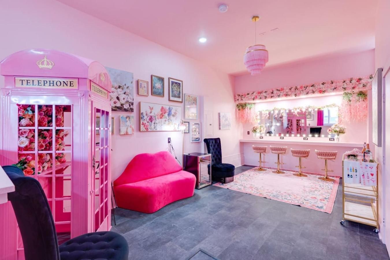 The Pink Palace, Rooftop Deck, Bachelorette Hq Holiday home Nashville