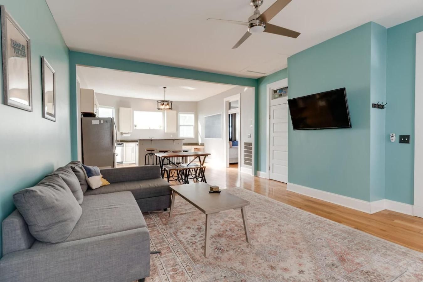 East Nash 3br Fenced Yard , Deck , Parking , Pets *