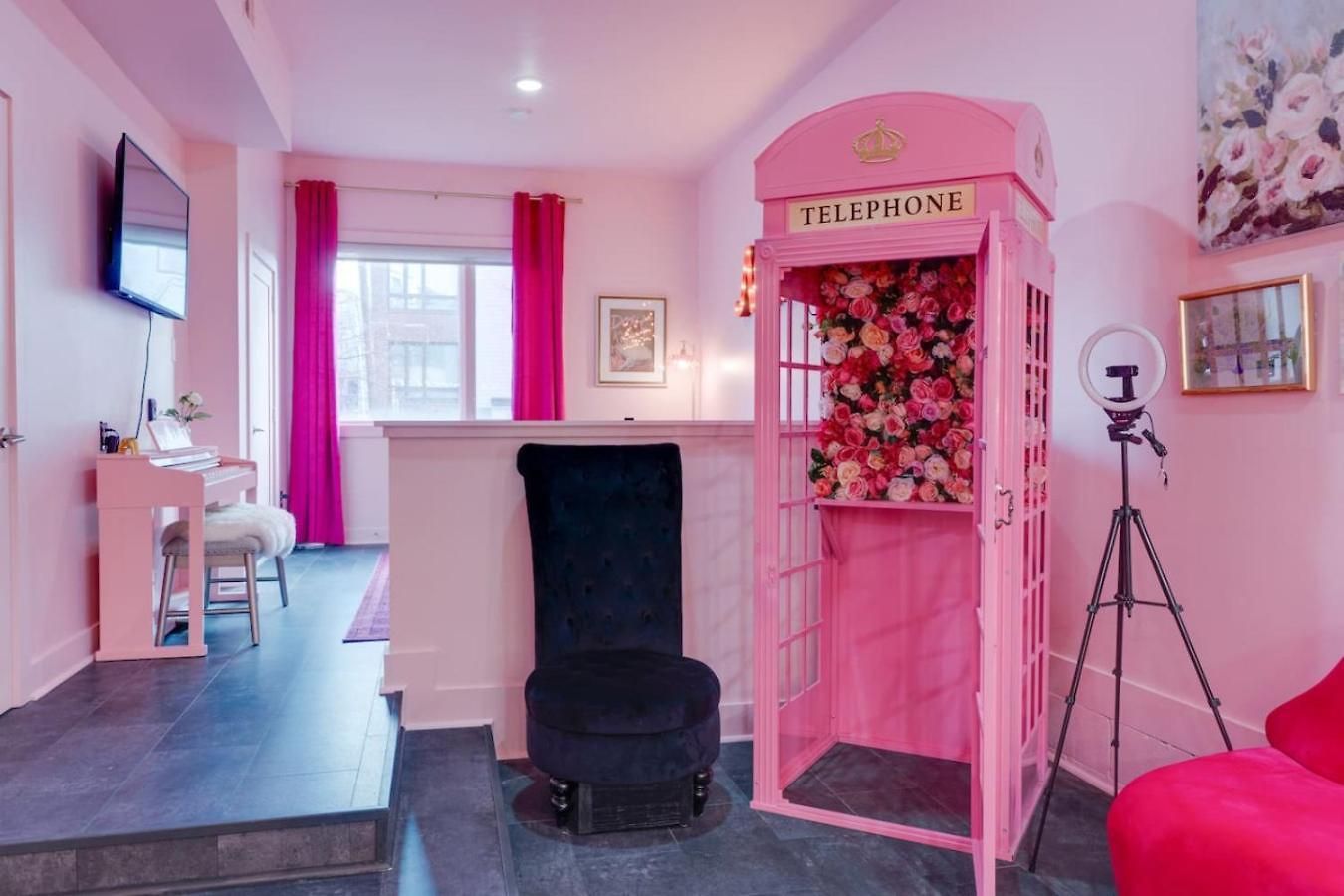 The Pink Palace, Rooftop Deck, Bachelorette Hq Holiday home