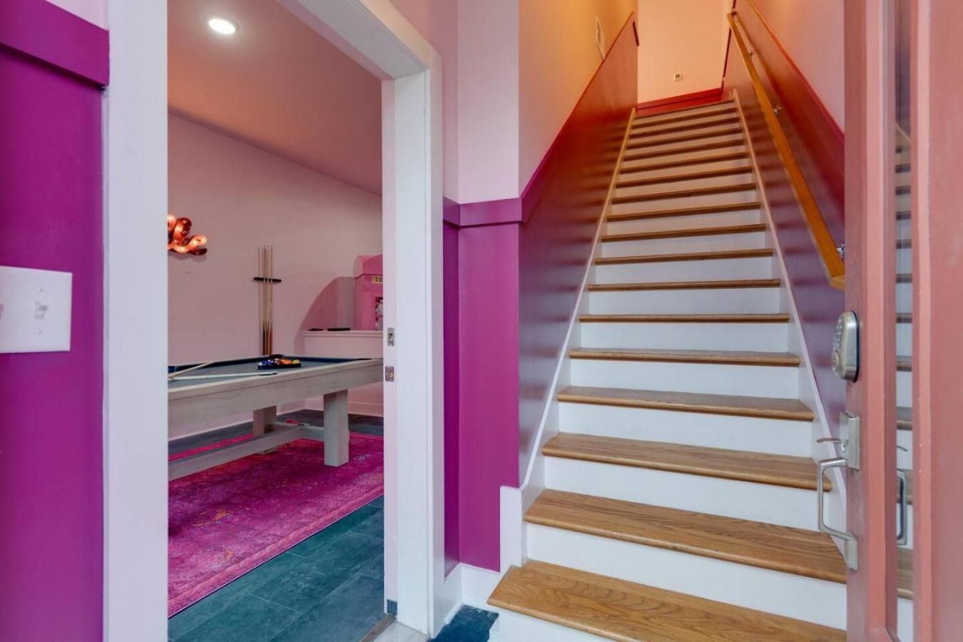 The Pink Palace, Rooftop Deck, Bachelorette Hq Holiday home Nashville
