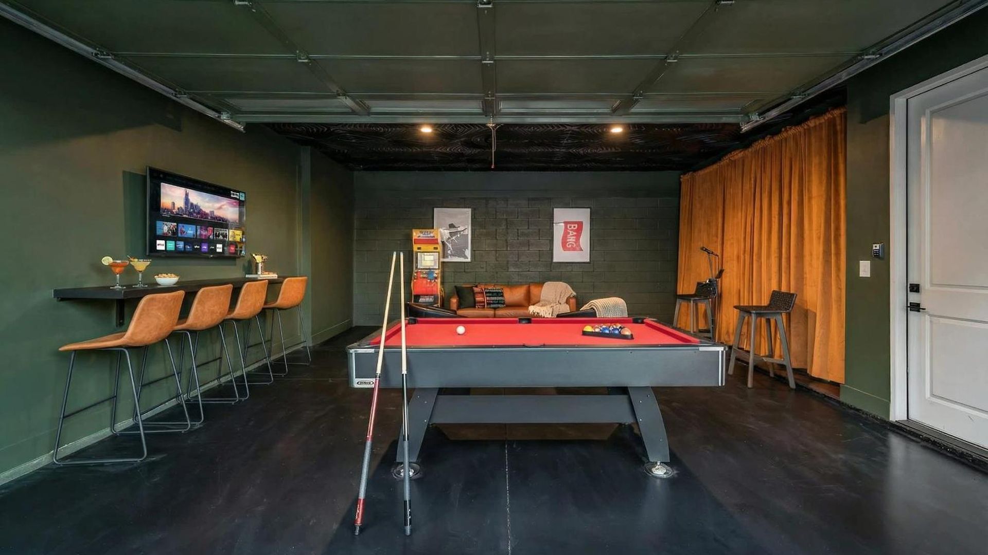 Holiday home Rooftop Hot Tub Views Pac-man Pool Table Nashville