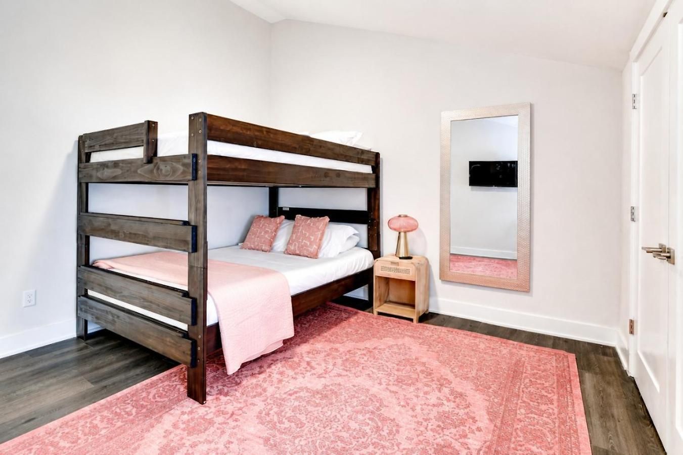 West End 4 Bd L 4bath Walk To Bars-close To Broadway Apartment Nashville