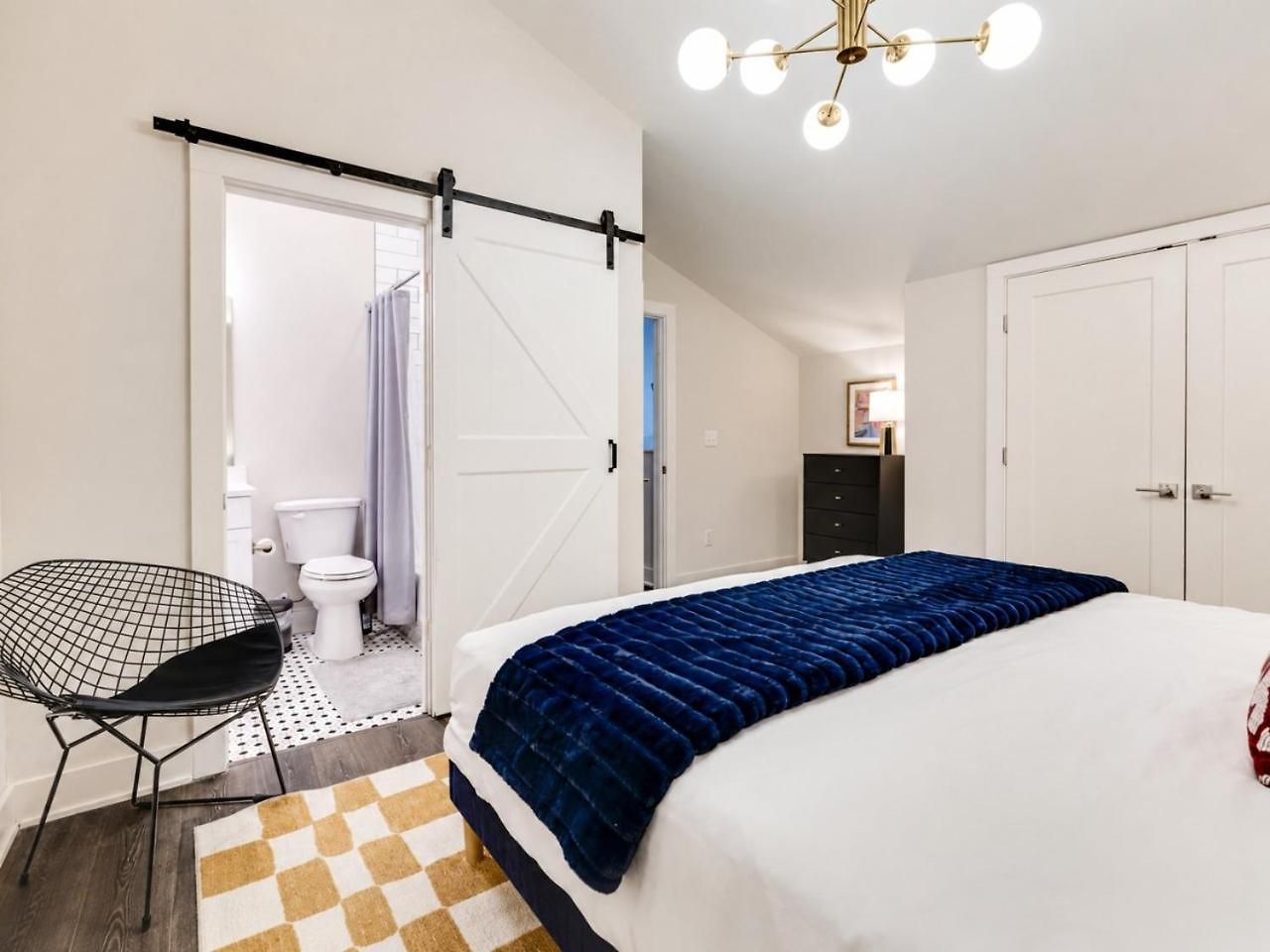 Apartment West End 4 Bd L 4bath Walk To Bars-close To Broadway *