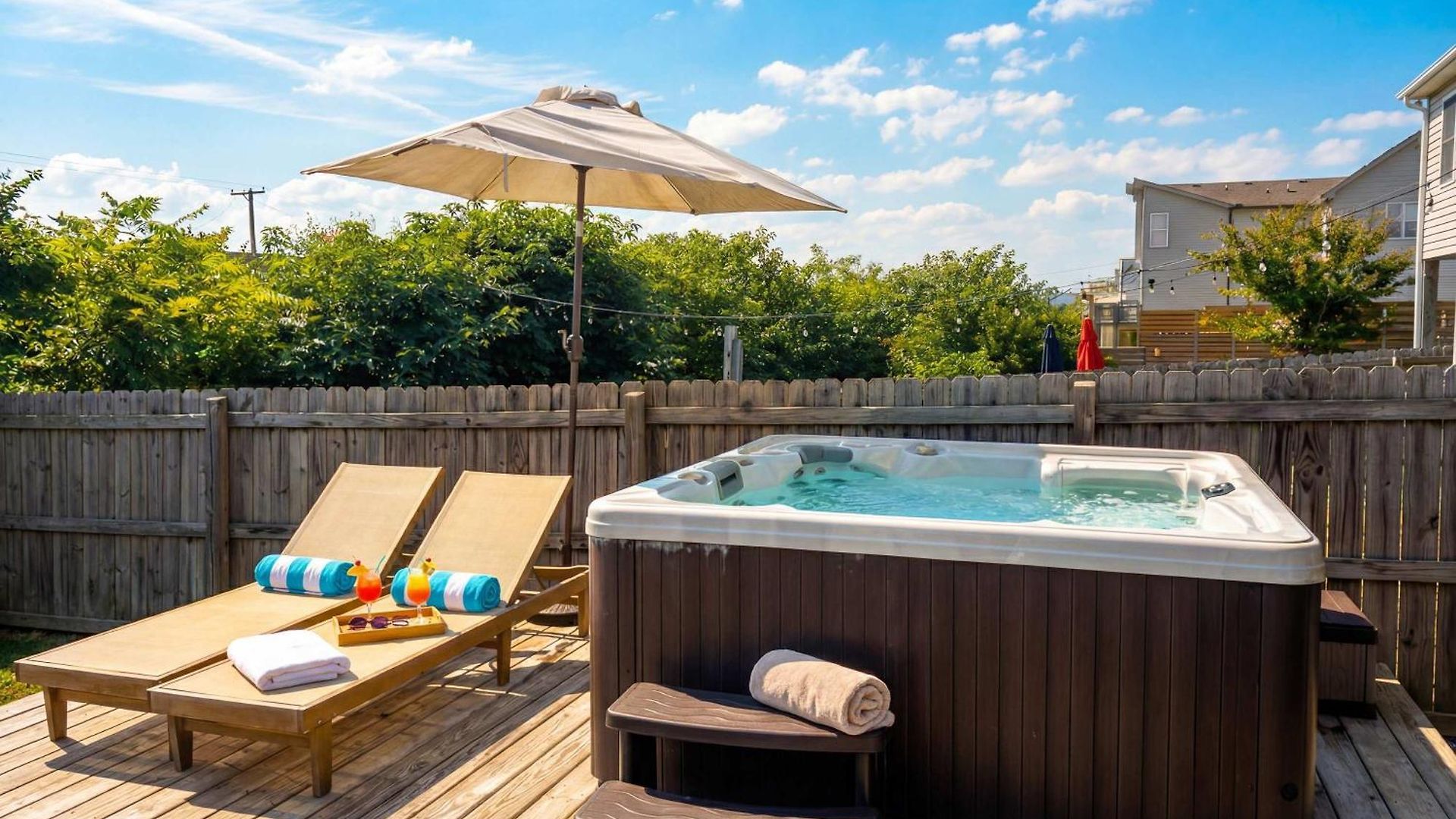 Luxe Pool Hot Tub & Game Downtown *