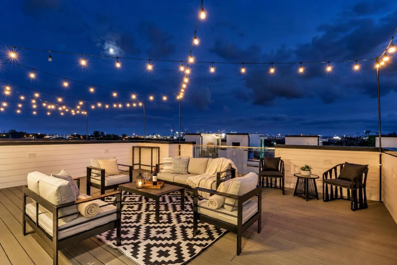 Double Rooftop Decks Hot Tub Karaoke * Nashville