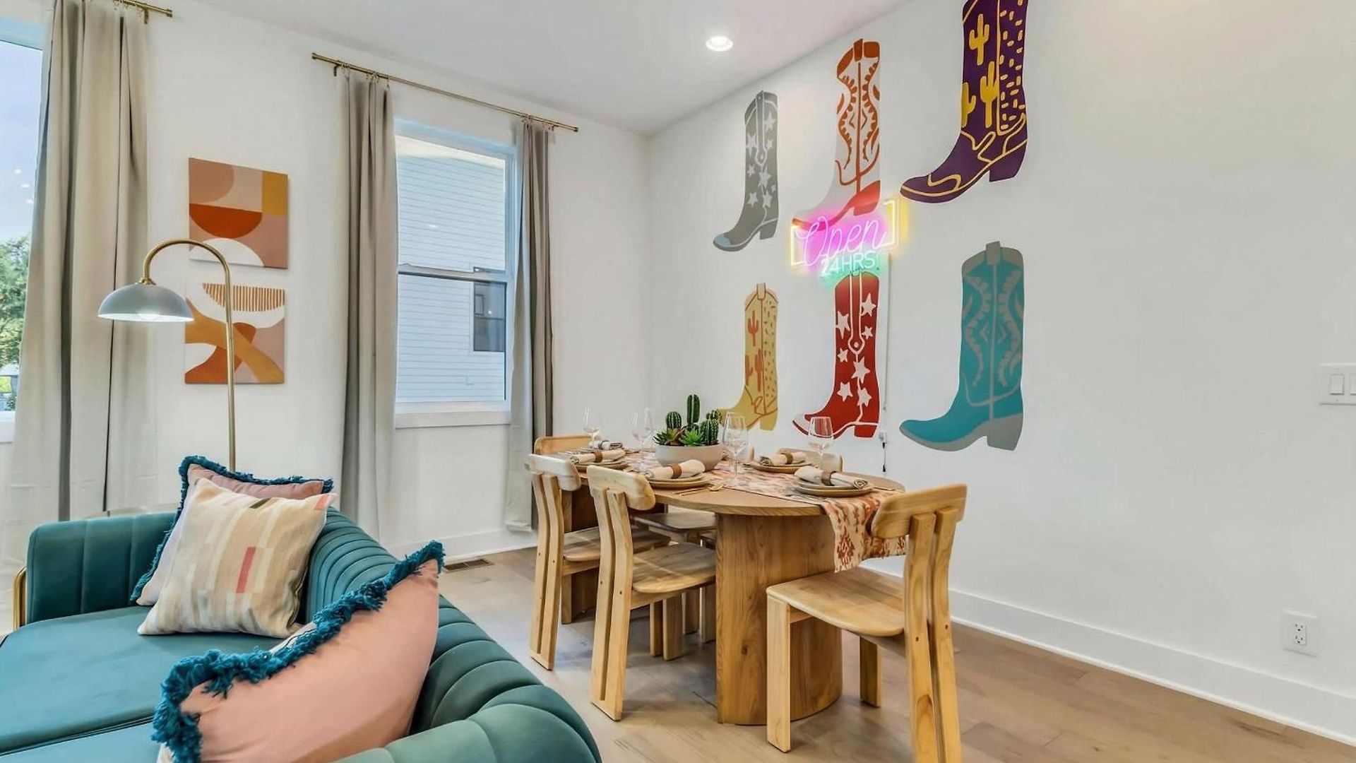 Holiday home Game & Rooftop Deck At Downtown *