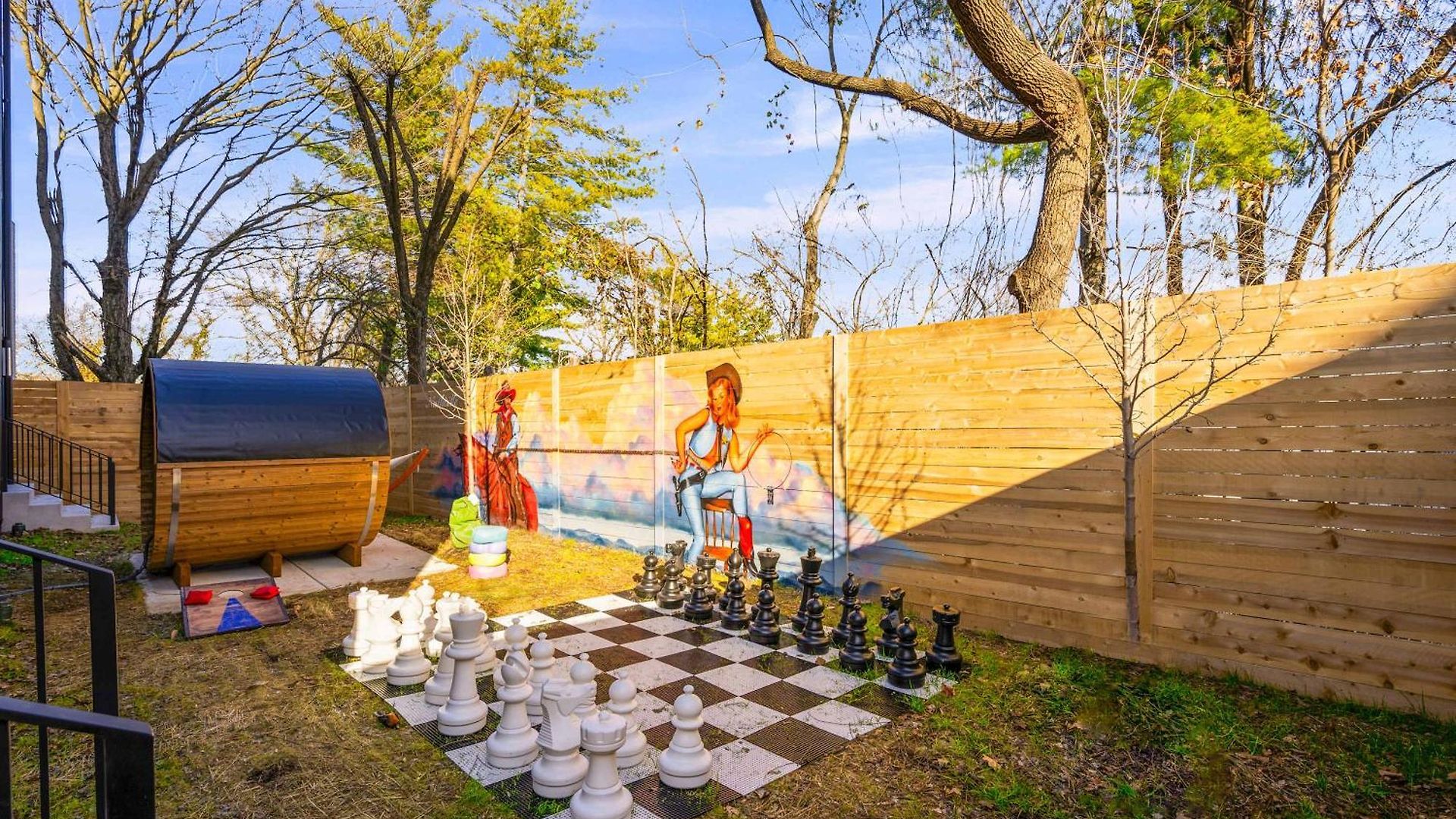 Rooftop Deck Hot Tub & Game In