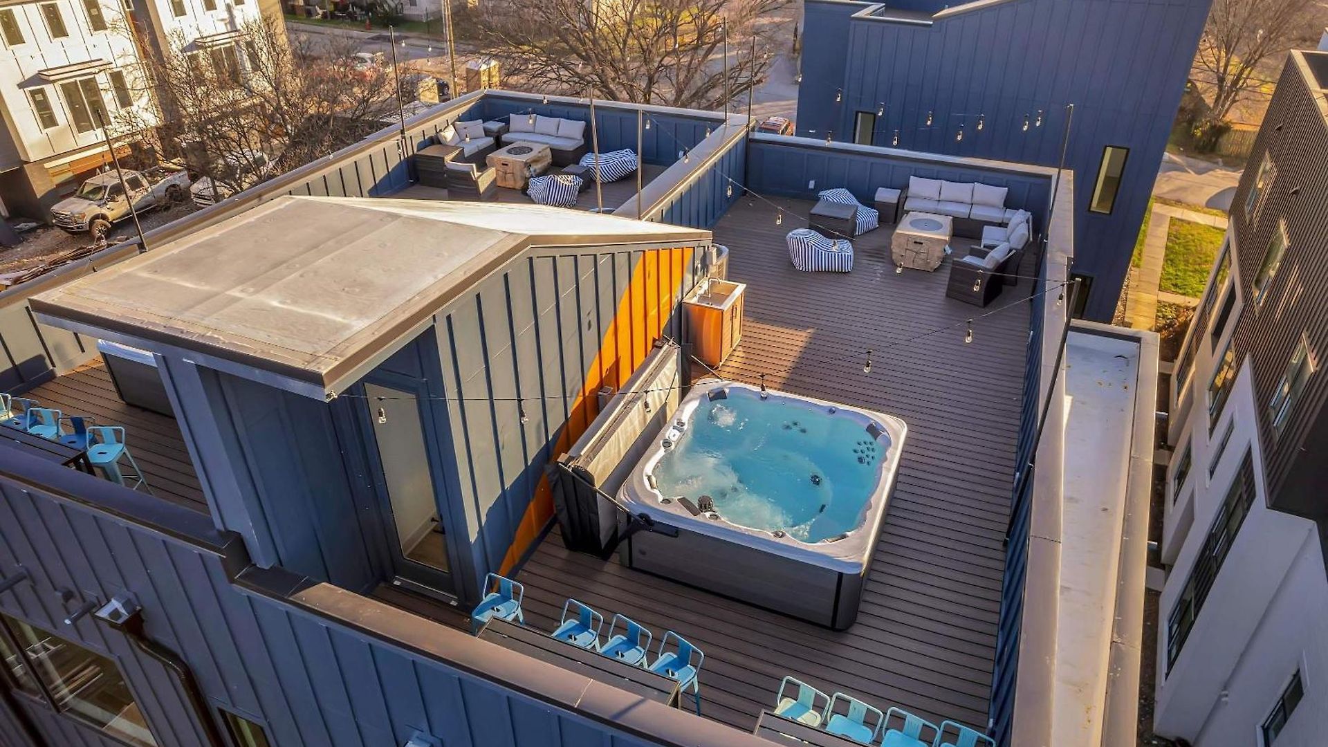 Holiday home Rooftop Deck Hot Tub & Game In *