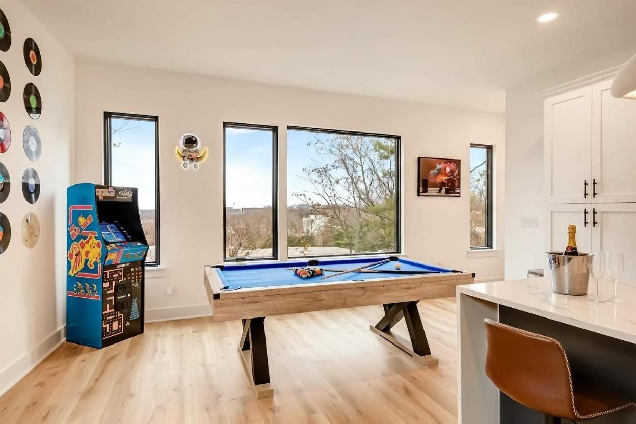 Rooftop Deck Hot Tub & Game In Nashville