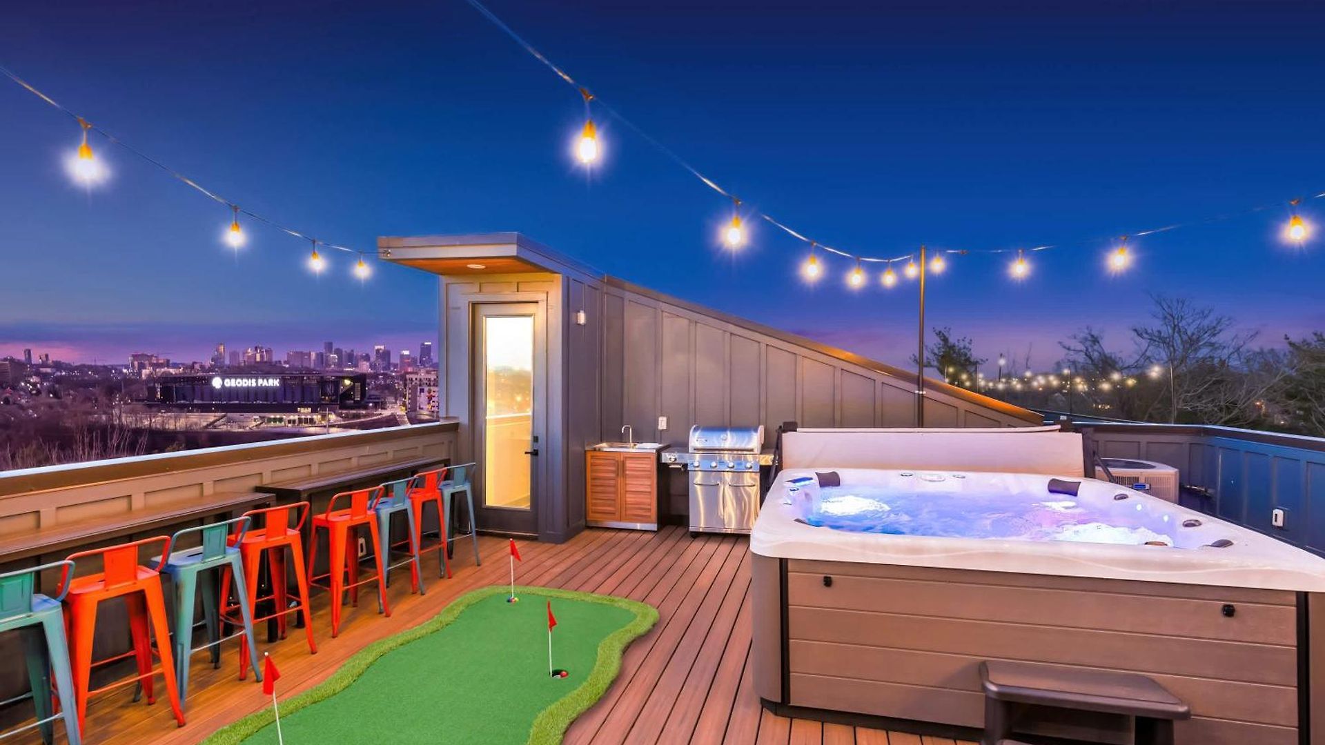 Holiday home Luxury Hot Tub & Rooftop Deck Downtown