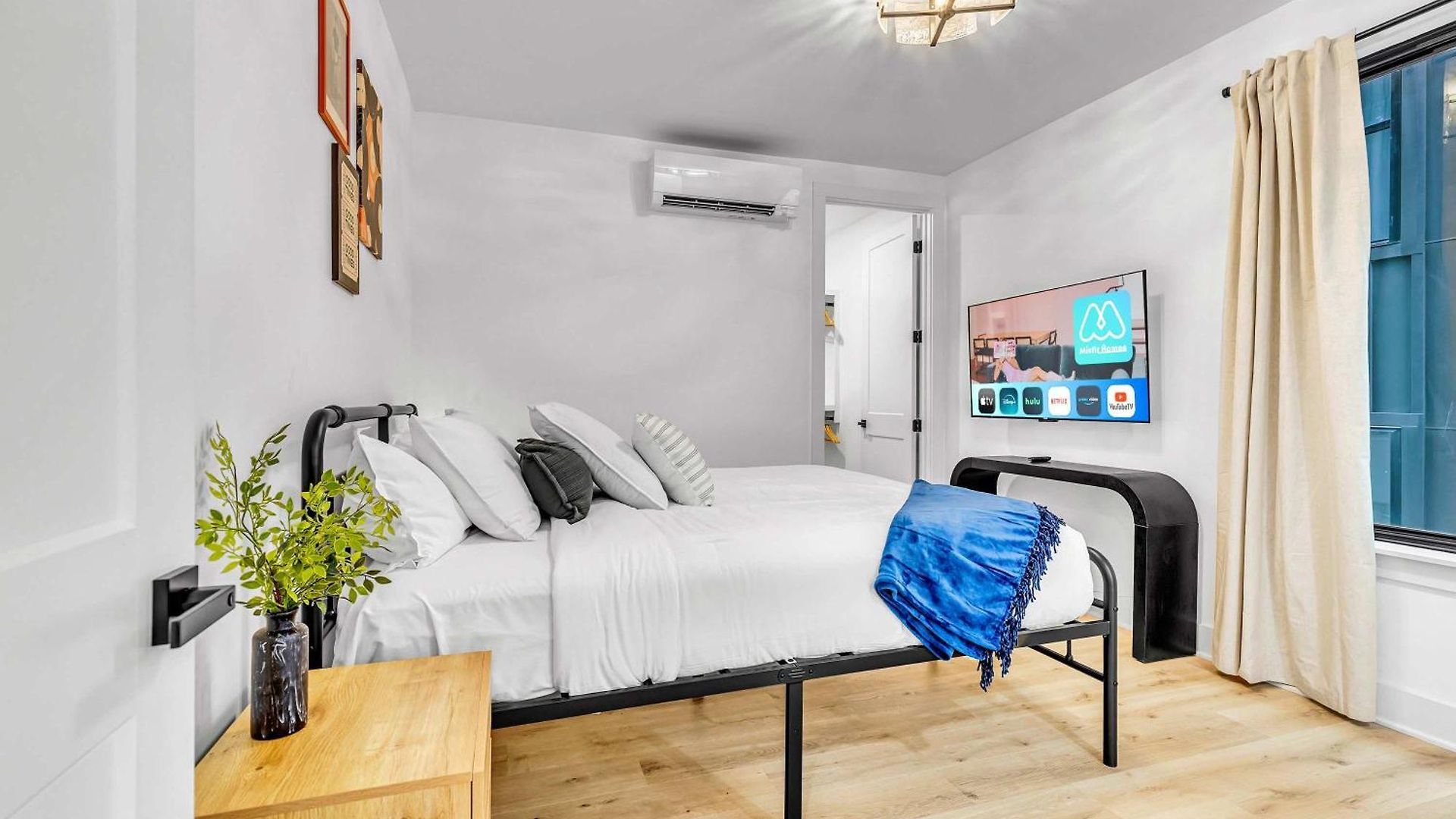 Holiday home Luxury Hot Tub & Rooftop Deck Downtown *
