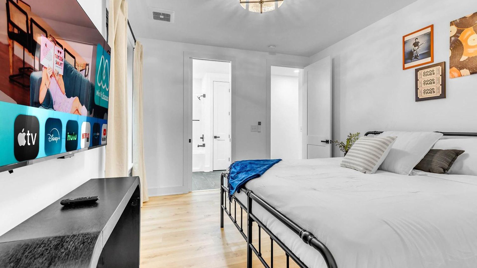 Holiday home Luxury Hot Tub & Rooftop Deck Downtown