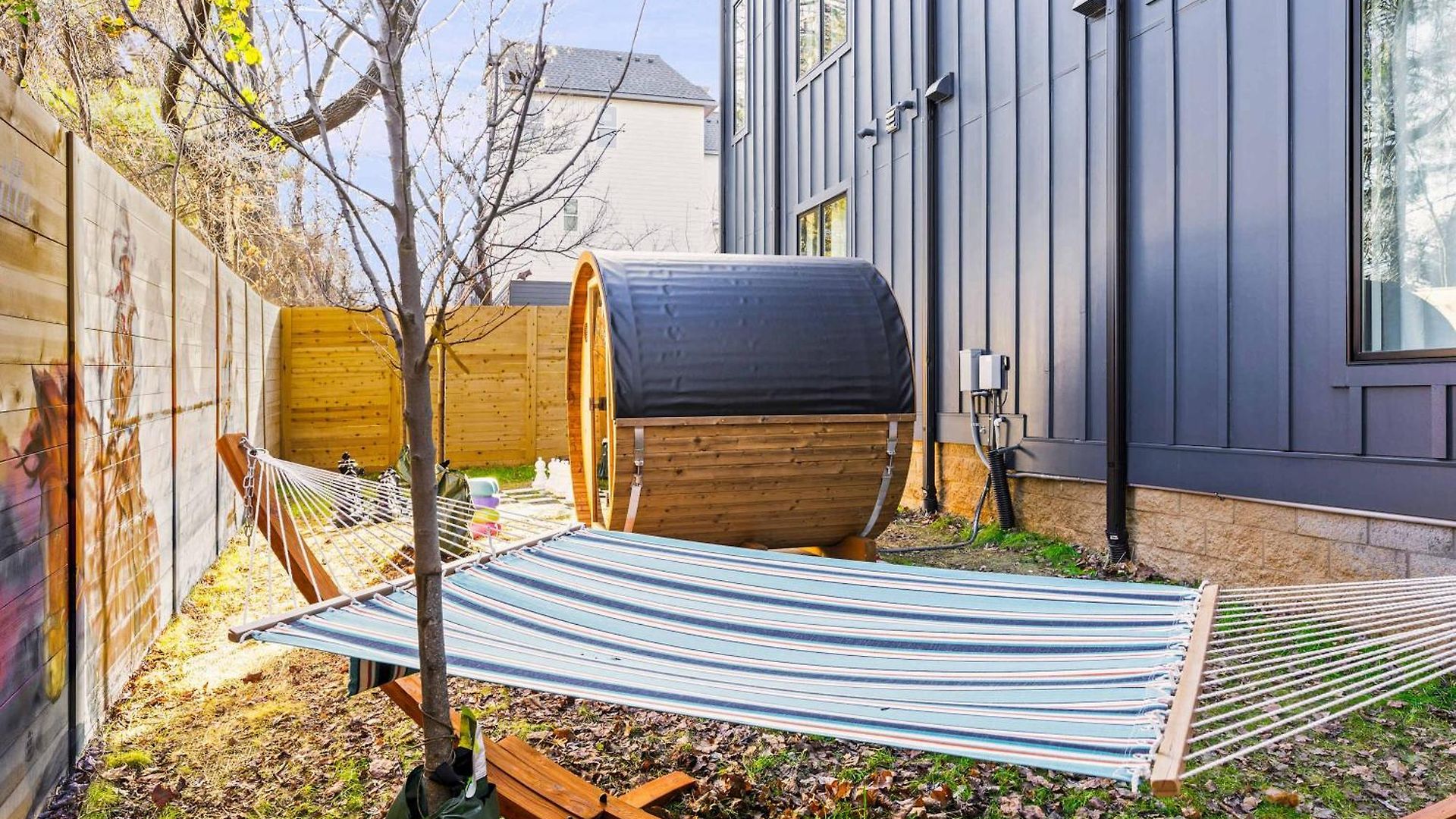 Holiday home Rooftop Deck Hot Tub & Game In *