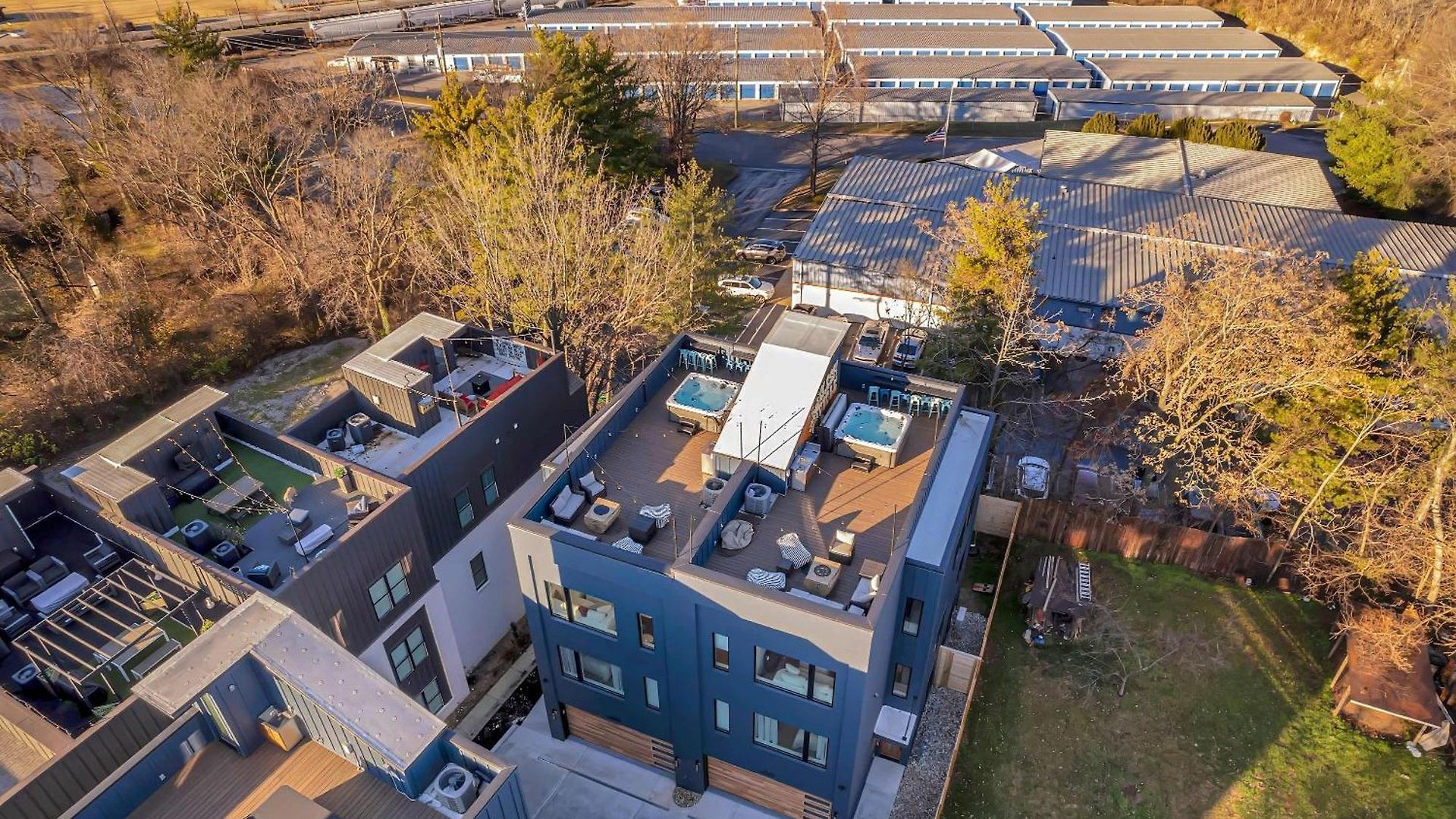 Rooftop Deck Hot Tub & Game In Holiday home Nashville