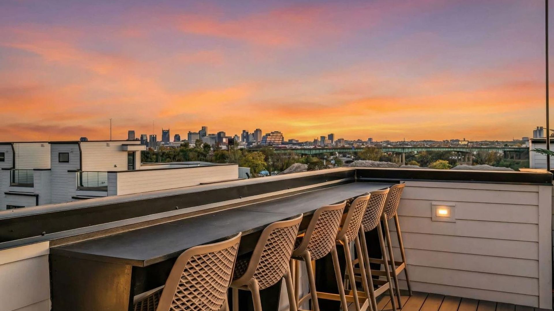 Disco Themed Hot Tub & Rooftop Decks In *