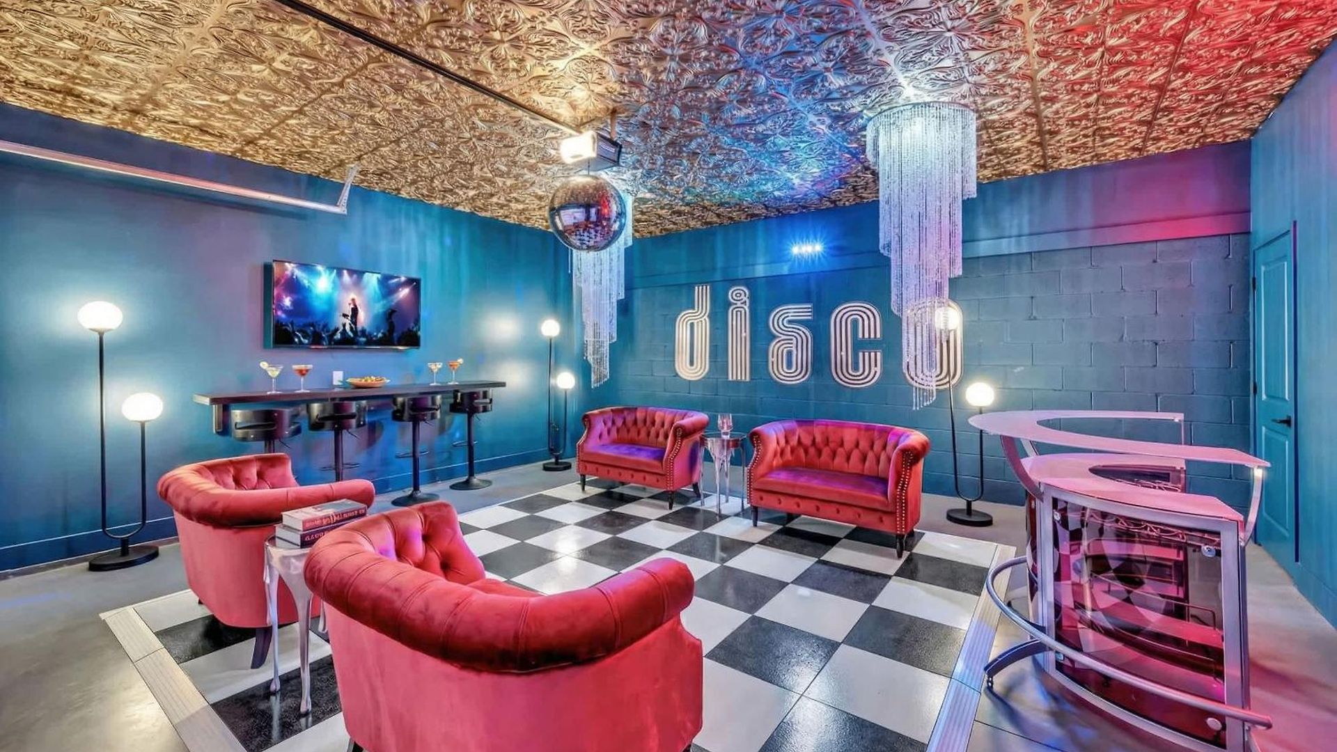Holiday home Disco Themed Hot Tub & Rooftop Decks In Nashville