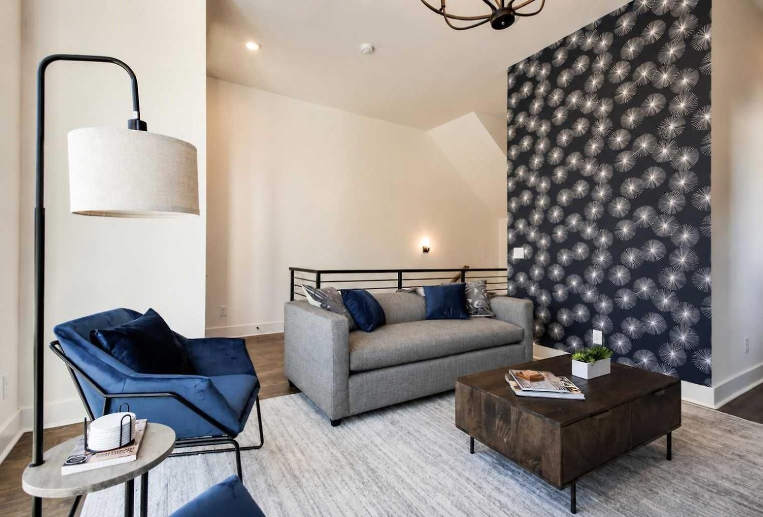 Holiday home 2 West End Homes Minutes To Broadway *