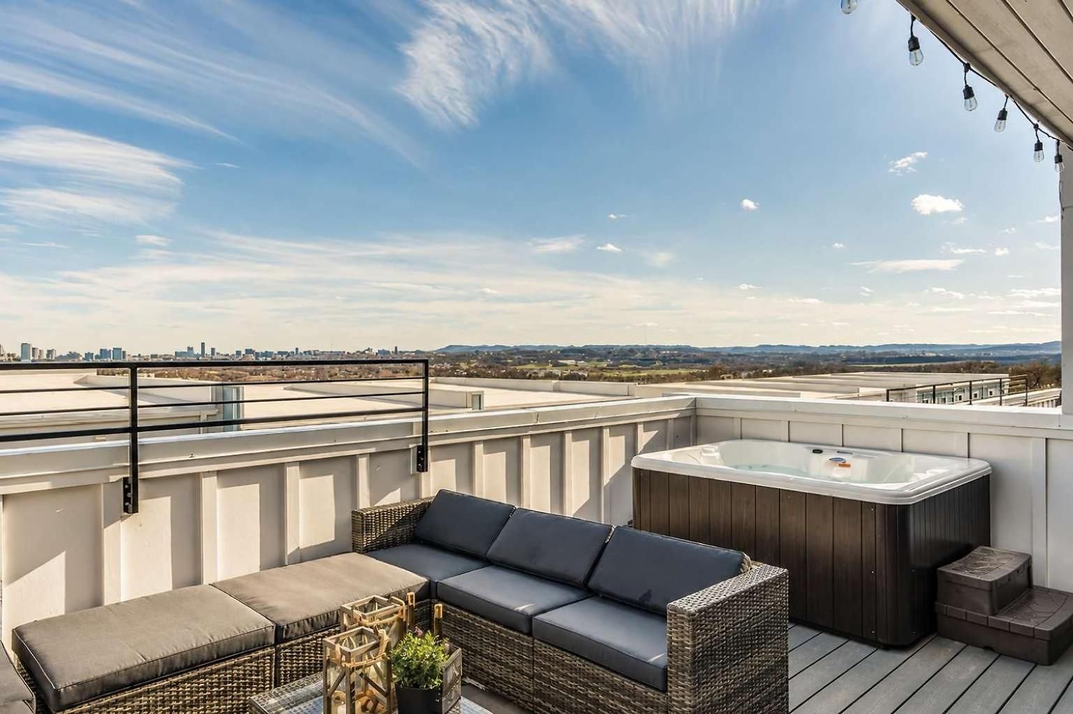 Holiday home Vacation Views & Hot Tub *