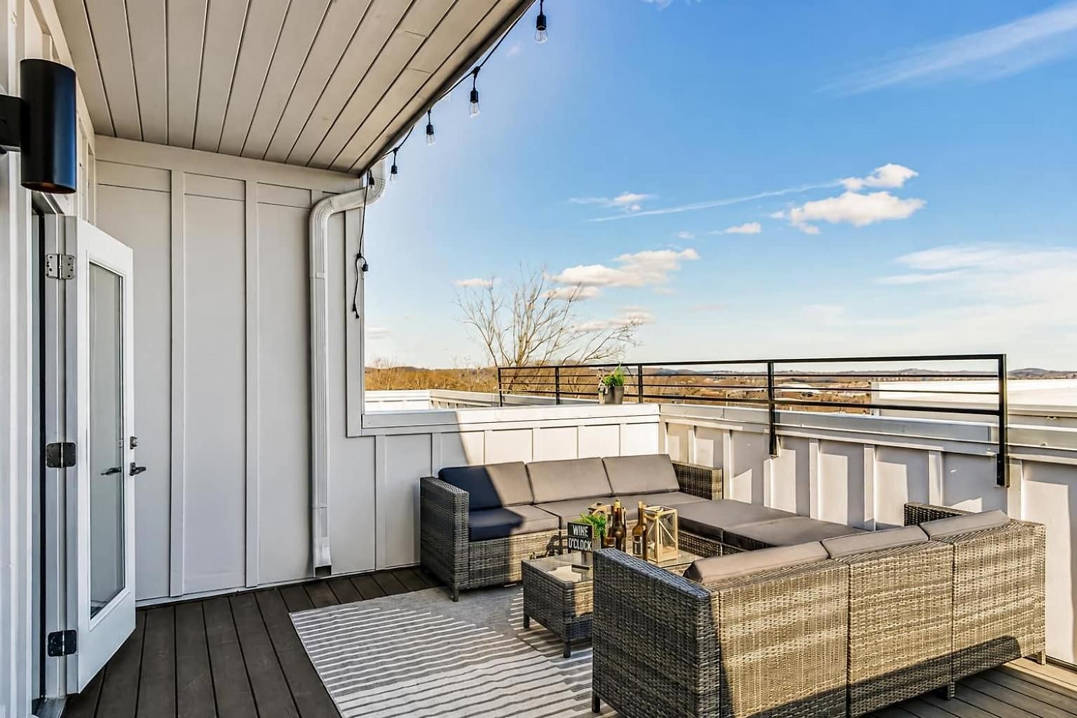 Two Luxury Homes Side-by-side Sleeps 24 Holiday home *