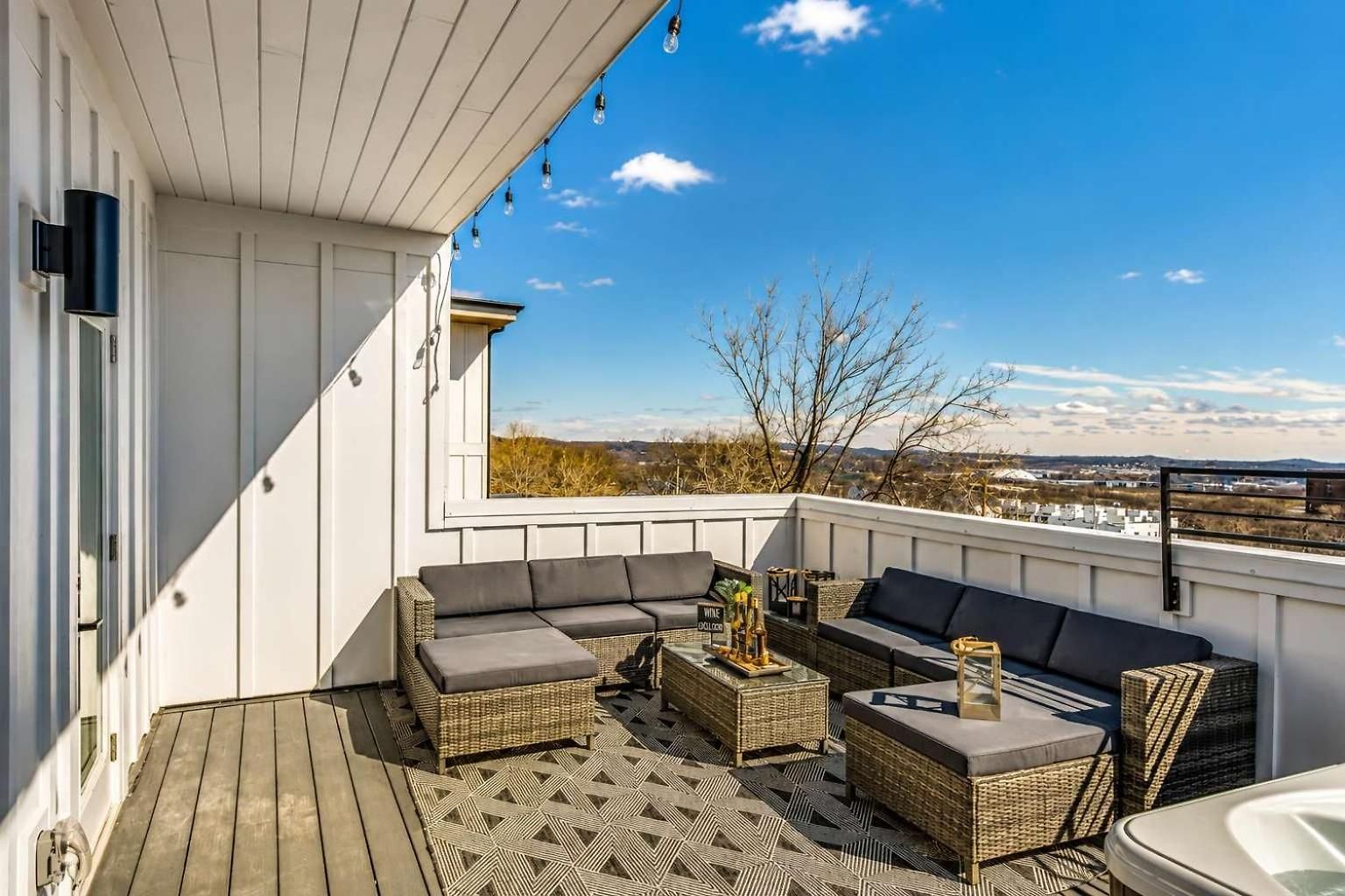 New Escape Hot Tub & Skyline Views * Nashville