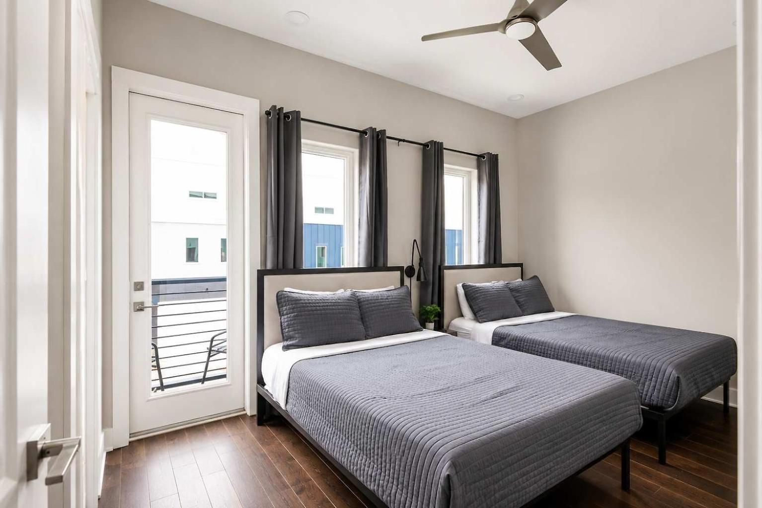 Luxe Retreat Rooftop & Hot Tub Holiday home *
