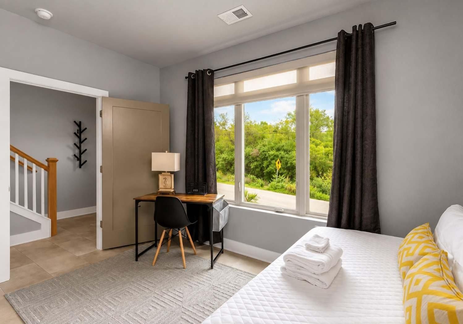 Luxury Rooftop Retreat Sleeps 12