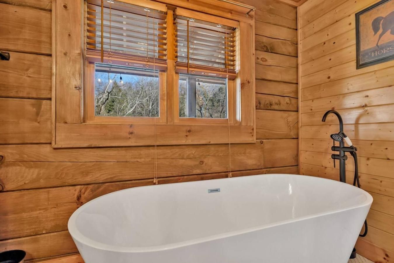 Creeks Luxury Retreat 15 Min To Downtown Holiday home *